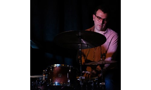DERİN BAYHAN  (DAVUL)